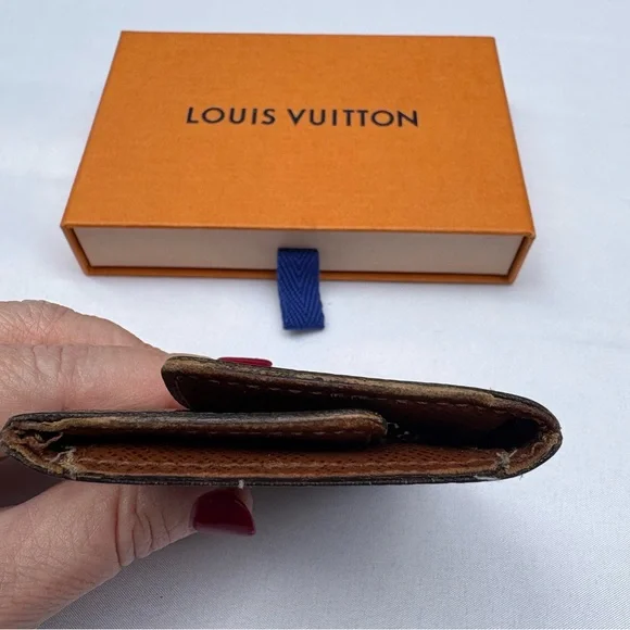 Louis Vuitton Monogram 6-key Key Holder (has wear) + LV box BOTH AUTHENTIC - Picture 5 of 9